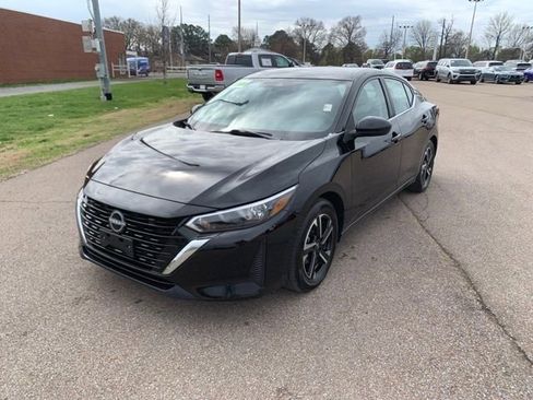 Used 2025 Nissan Sentra SV image 3