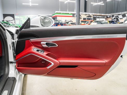 Used 2018 Porsche 718 Boxster S RWD image 37