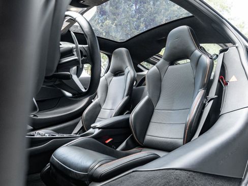 Used 2023 McLaren GT RWD image 4