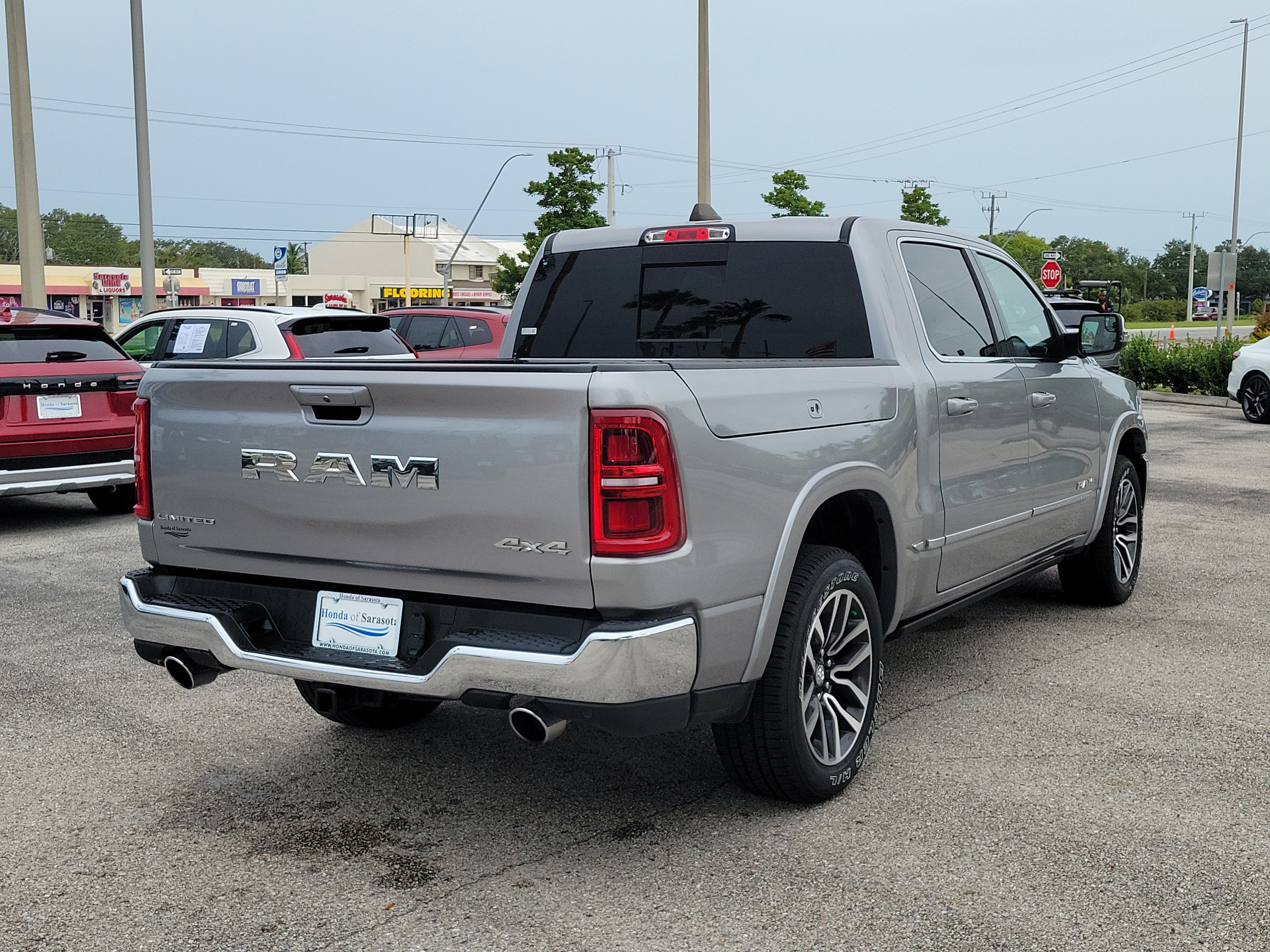 Used 2025 RAM 1500 Limited AWD/4WD image 7