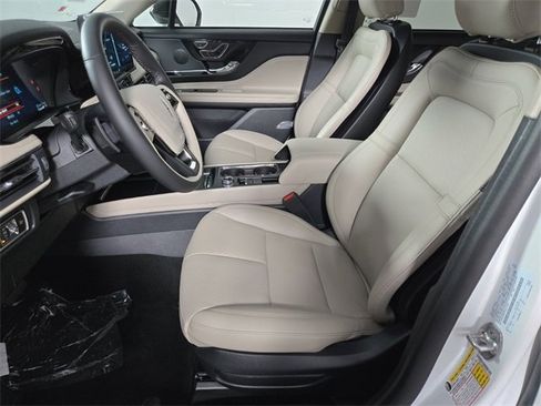 New 2025 Lincoln Corsair Grand Touring image 7