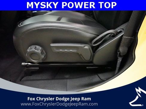 Used 2023 Jeep Wrangler Unlimited Sahara w/ Cold Weather Group image 28