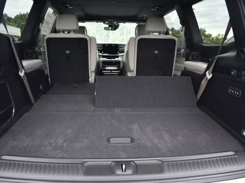 New 2026 Jeep Grand Wagoneer 2WD image 40