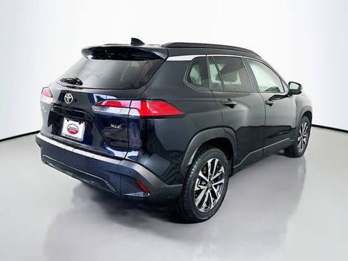 Certified 2025 Toyota Corolla Cross XLE FWD image 5