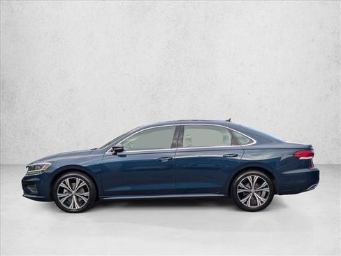 Used 2022 Volkswagen Passat 2.0T SE image 9