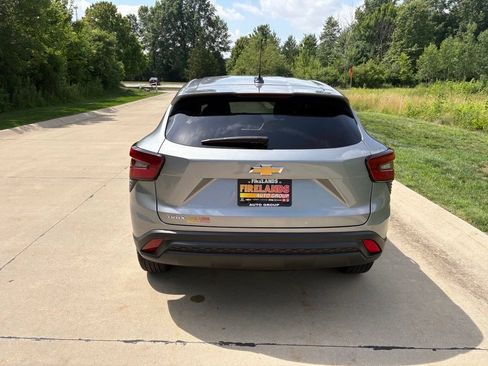 Used 2024 Chevrolet Trax LS FWD image 8
