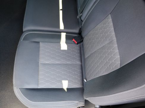 Used 2022 Nissan Titan SV image 13