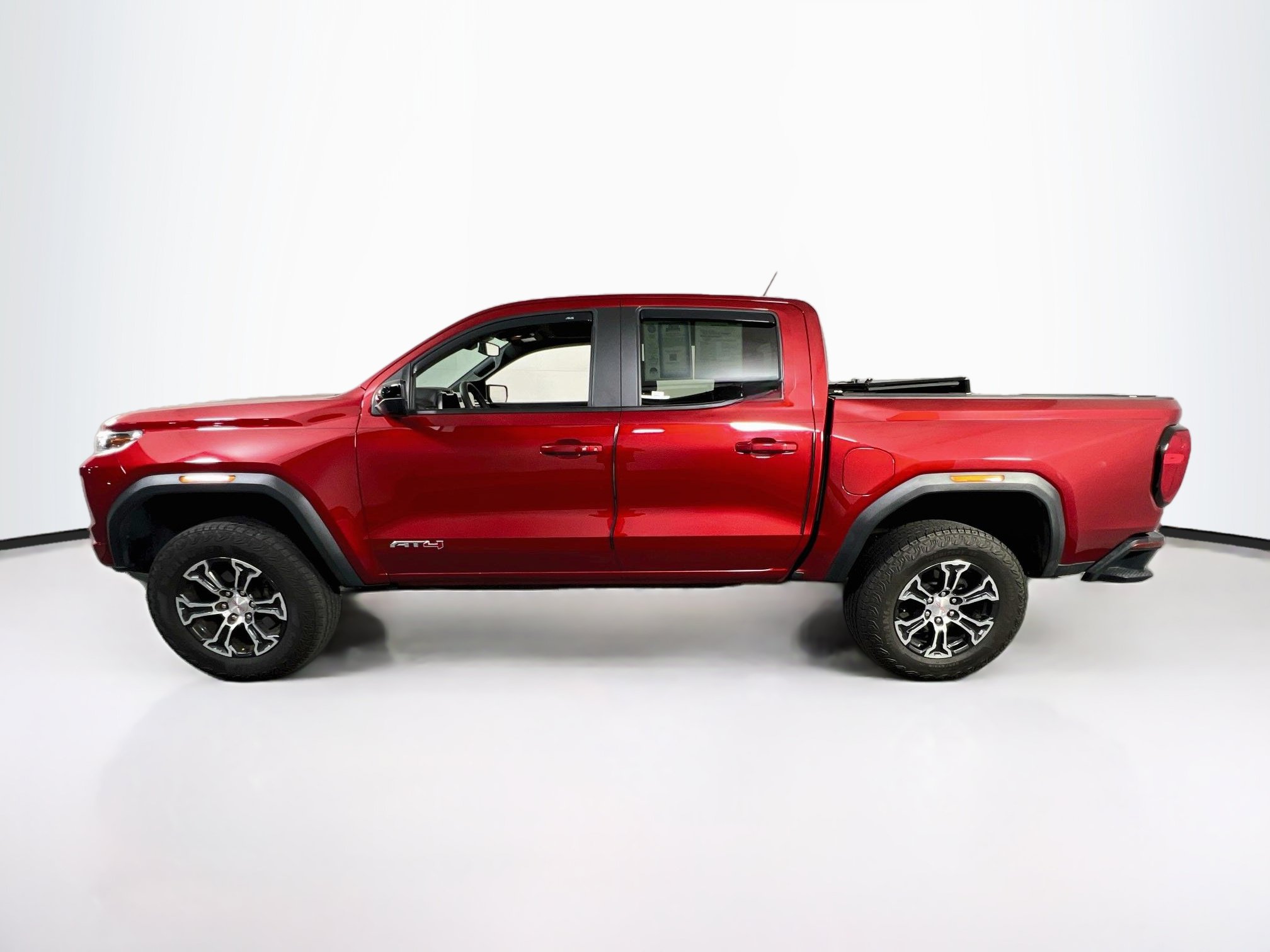 Used 2024 GMC Canyon AT4 AWD/4WD image 8