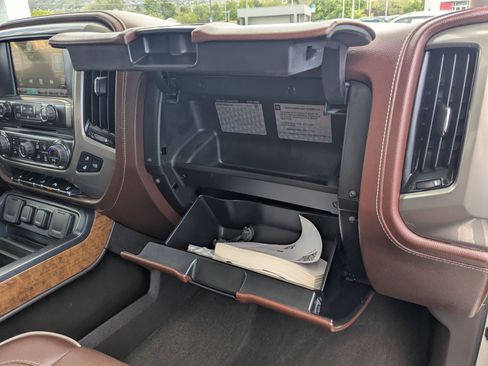 Used 2014 Chevrolet Silverado 1500 High Country AWD/4WD image 31