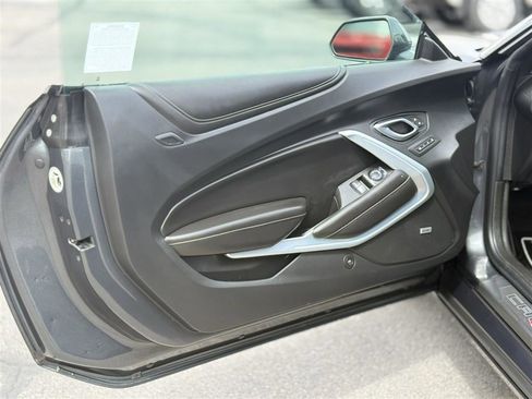 Used 2017 Chevrolet Camaro SS RWD image 16