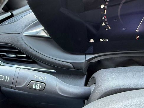 Used 2024 Buick Envista Preferred w/ Convenience I Package image 17