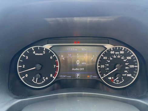 Used 2023 Nissan Altima 2.5 SR w/ SR Premium Package image 9