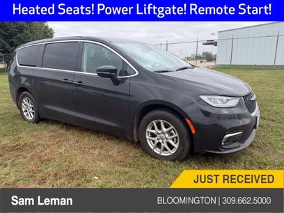 Used 2024 Chrysler Pacifica Touring-L