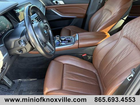 Used 2022 BMW X7 M50i w/ Luxury Seating Package image 10