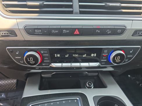 Used 2018 Audi Q7 2.0T Premium Plus AWD/4WD image 18