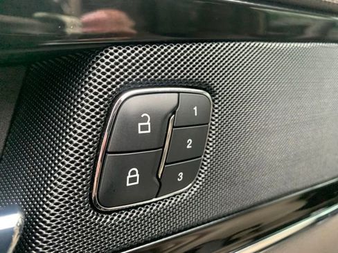 Used 2022 Lincoln Nautilus FWD w/ Premium Package image 17