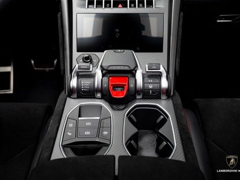 Used 2024 Lamborghini Urus Performante image 42