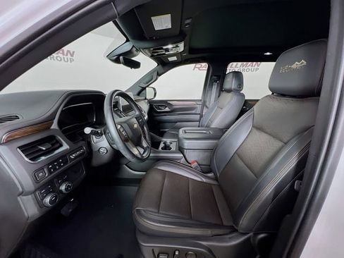 Used 2023 Chevrolet Suburban High Country AWD/4WD image 10