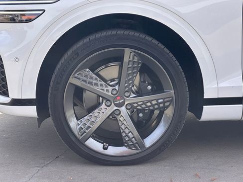 Used 2023 Genesis GV70 3.5T Sport w/ Sport Prestige Package image 7