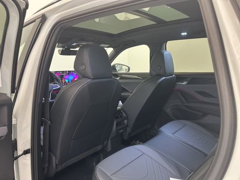 New 2026 Volkswagen Tiguan SE R-Line AWD/4WD image 20