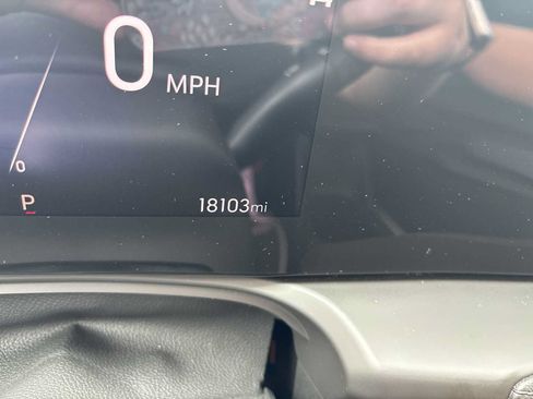 Used 2024 Buick Encore GX Avenir w/ Avenir Convenience Package FWD image 13