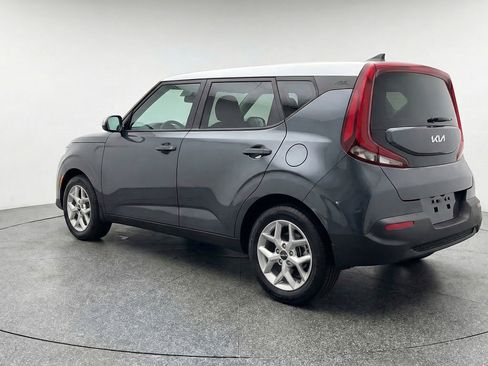 Used 2025 Kia Soul LX w/ LX Technology Package FWD image 6