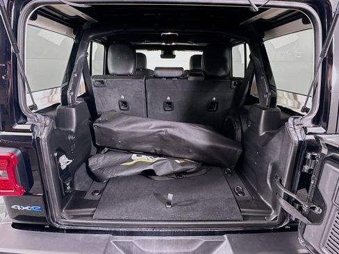 Used 2021 Jeep Wrangler Sahara w/ Cold Weather Group image 30