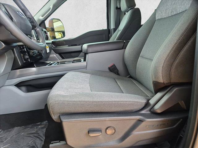New 2026 Ford F250 XLT w/ XLT Premium Package AWD/4WD image 4