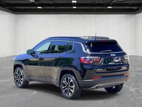 Used 2023 Jeep Compass Limited AWD/4WD image 7