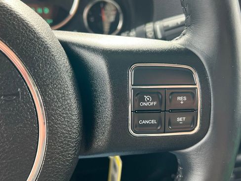 Used 2015 Jeep Wrangler Unlimited Sahara w/ Connectivity Group image 33