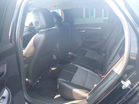 Used 2016 Chevrolet Impala LT FWD image 9