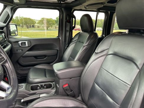 Used 2020 Jeep Wrangler Unlimited Sahara AWD/4WD image 10