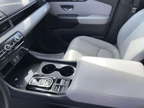 Used 2025 Honda Pilot EX-L image 14