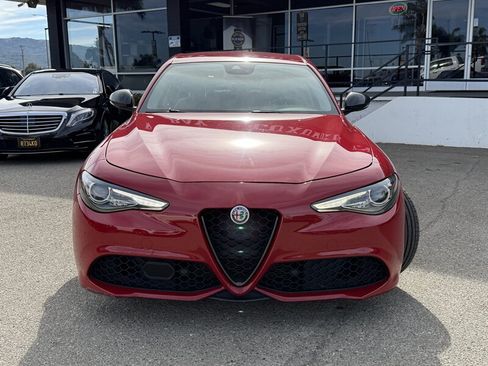 Used 2018 Alfa Romeo Giulia Ti Sport w/ Quick Order Package 22U Sport RWD image 2