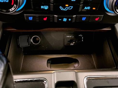 Used 2015 Ford F150 Lariat w/ Equipment Group 502A Luxury AWD/4WD image 31