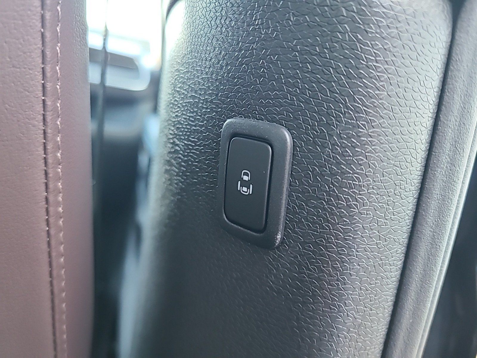 New 2025 Volkswagen ID. Buzz Pro S RWD image 15