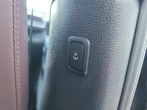 New 2025 Volkswagen ID. Buzz Pro S image 15