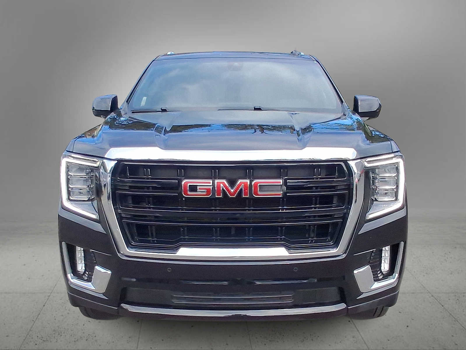 Used 2022 GMC Yukon SLE w/ Gmc Pro Safety Plus Package AWD/4WD image 3