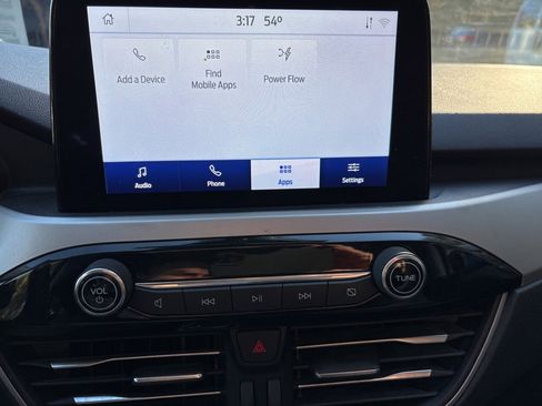 Used 2021 Ford Escape SE image 14