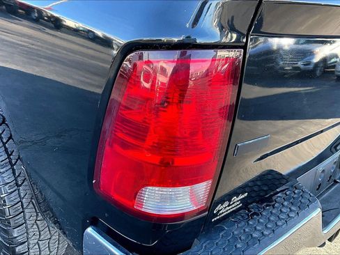 Used 2017 RAM 2500 SLT image 28