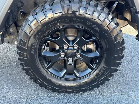 Used 2022 Jeep Wrangler Unlimited Willys image 11