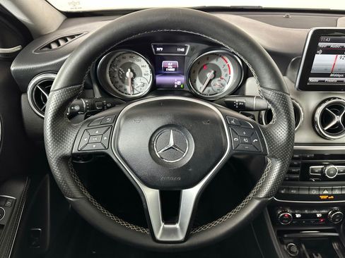 Used 2015 Mercedes-Benz GLA 250 4MATIC image 9