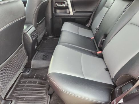 Used 2022 Toyota 4Runner SR5 Premium w/ Moonroof Package RWD image 35