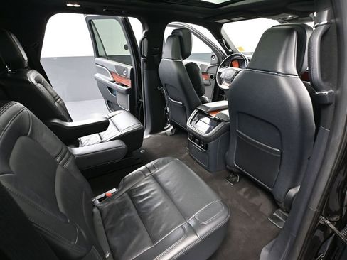 Used 2024 Lincoln Navigator Reserve image 50