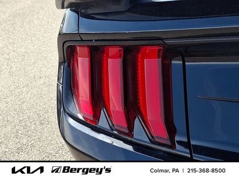 Used 2018 Ford Mustang GT Premium w/ Carbon Sport Interior Package image 30