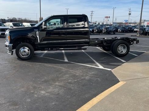 Used 2023 Ford F350 XLT w/ XLT Value Package image 3
