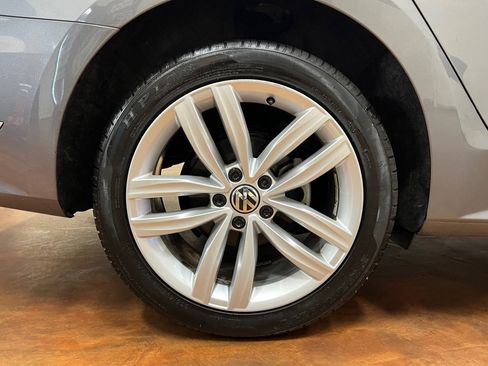 Used 2019 Volkswagen Passat 2.0T Wolfsburg w/ Wheels & Sunroof Package image 12