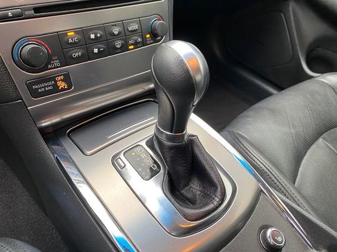 Used 2015 INFINITI Q40 w/ Navigation Package image 34