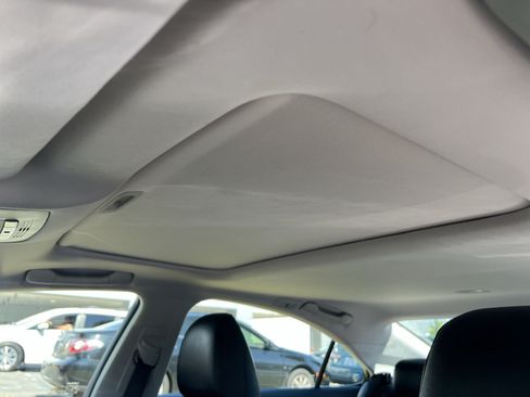 Used 2010 Lexus ES 350 w/ Preferred Accessory Package FWD image 21