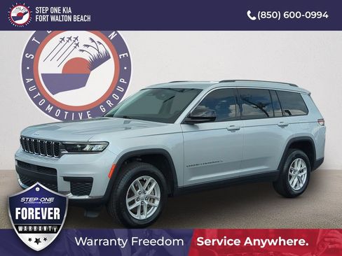 Used 2022 Jeep Grand Cherokee L Laredo w/ Luxury Tech Group I RWD image 1